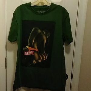 Short sleeve t-shirt worn once